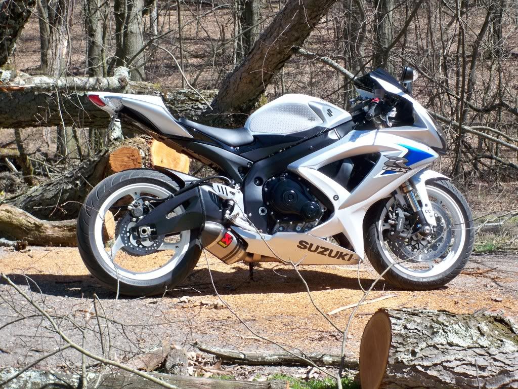 suzuki gsxr 600 vs honda cbr600rr